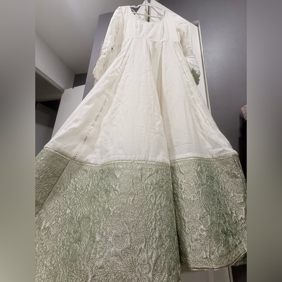 Elegant Cream and Green Maxi Dress Hussain Rehar - Picture 5 of 10